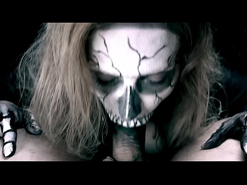 ❤️ ʻO ke kaikamahine daimonio e omo ana i ka moa me kona waha ʻeleʻele a me ka ʻai ʻana. ️ Sluts ma haw.xxx-wow-net.ru ❌️❤